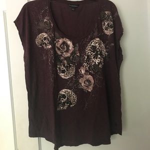 Rose & Skull Burgundy T-shirt -size xl = 16/18